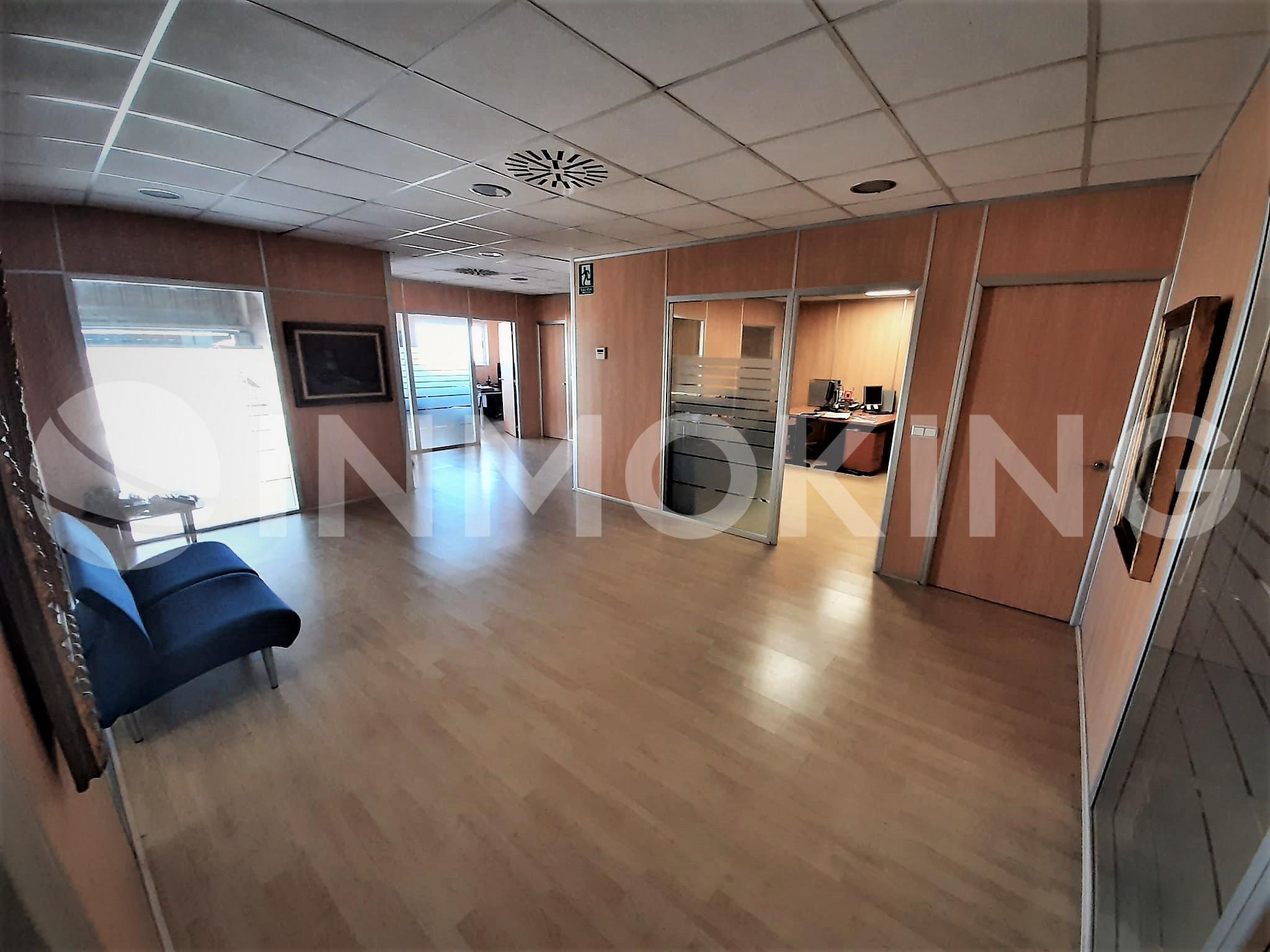 Foto de la propiedad Nave con amplias oficinas en Ribarroja de Turia - Valencia.